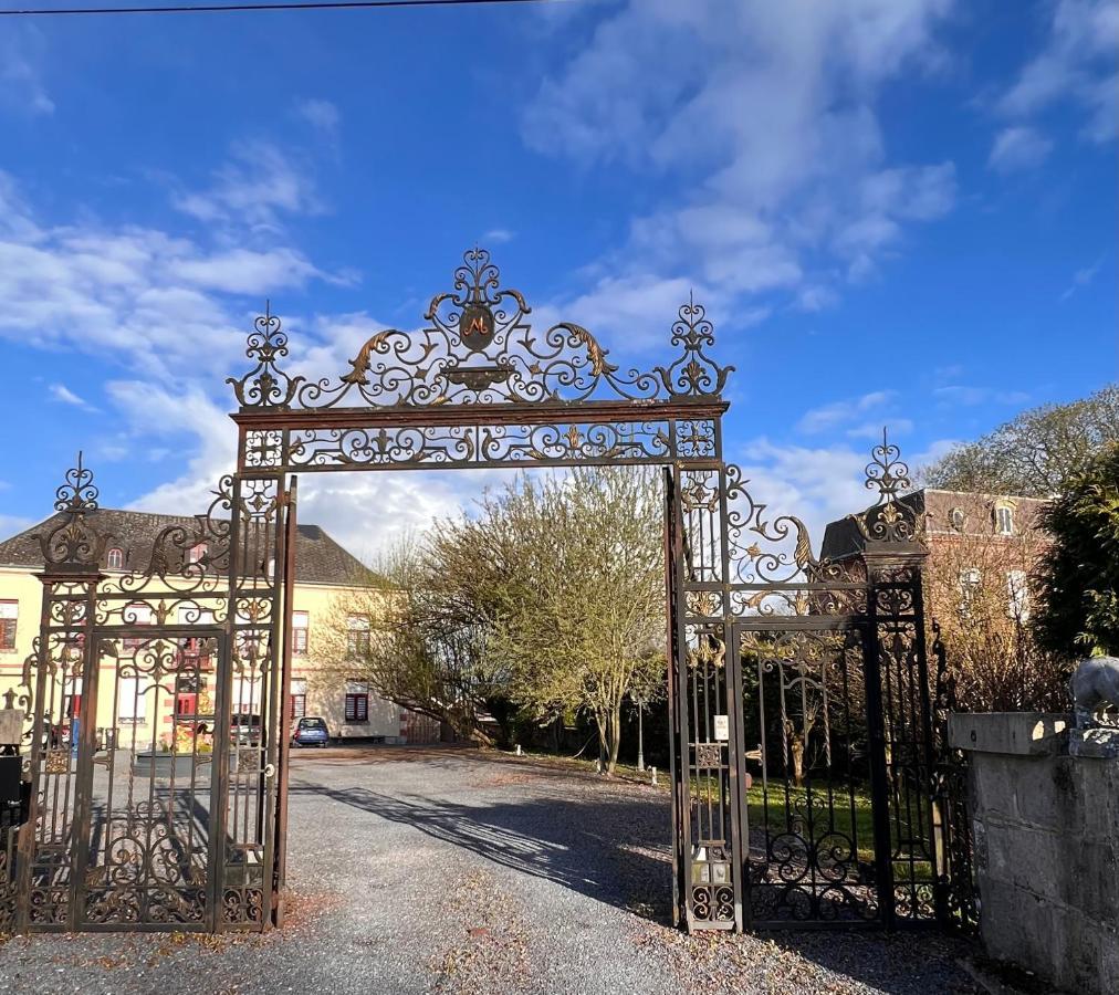Domaine Des Anges Panzió Avesnes-sur-Helpe Kültér fotó